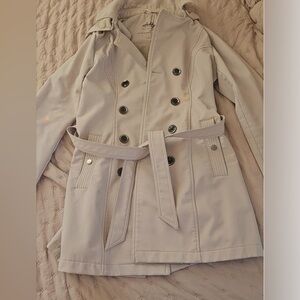 Beige tench coat women Water-resistable